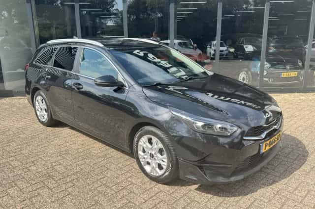 Kia Ceed Sportswagon (2022) thumbnail 4