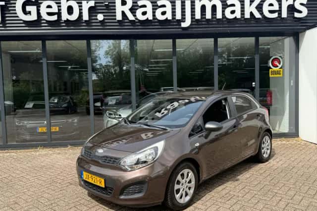 Kia Rio (2013) thumbnail 1