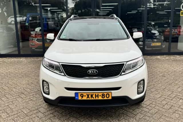 Kia Sorento (2014) thumbnail 3