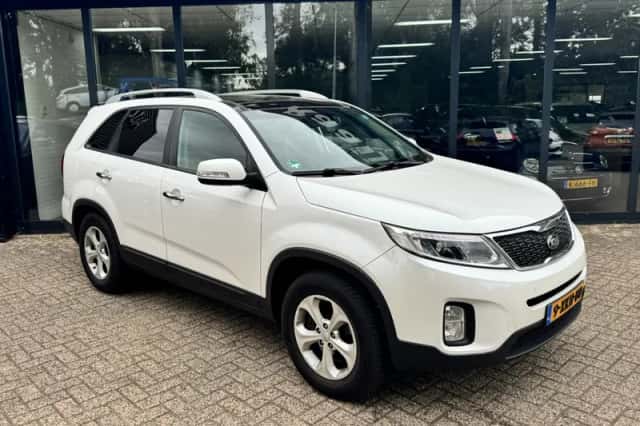 Kia Sorento (2014) thumbnail 4