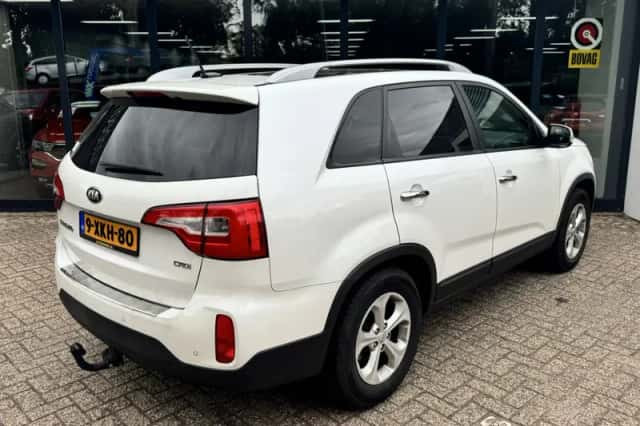 Kia Sorento (2014) thumbnail 5