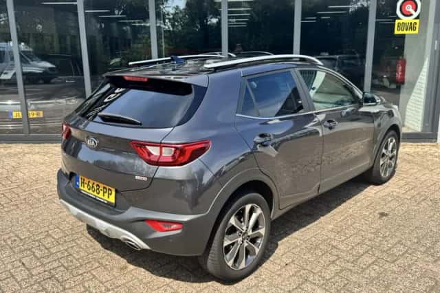 Kia Stonic (2018) thumbnail 6
