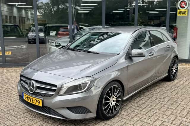 Mercedes-Benz A-Klasse (2013) thumbnail 2