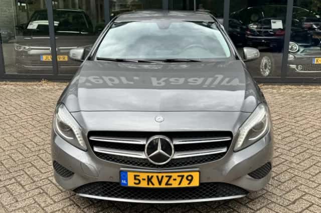 Mercedes-Benz A-Klasse (2013) thumbnail 3