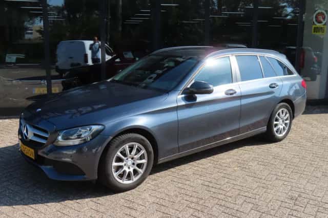 Mercedes-Benz C-Klasse (2016) thumbnail 2