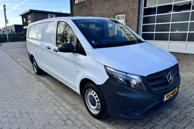 Mercedes-Benz Vito (2022) thumbnail 4