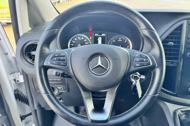 Mercedes-Benz Vito (2022) thumbnail 6