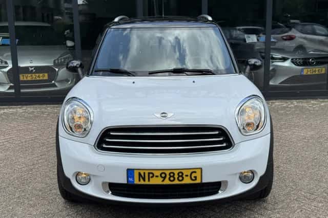 MINI Countryman (2011) thumbnail 3