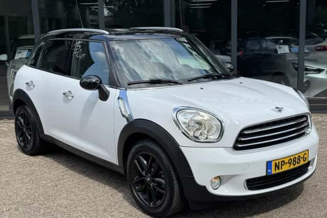 MINI Countryman (2011) thumbnail 4