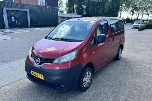 Nissan Evalia (2011) thumbnail 1