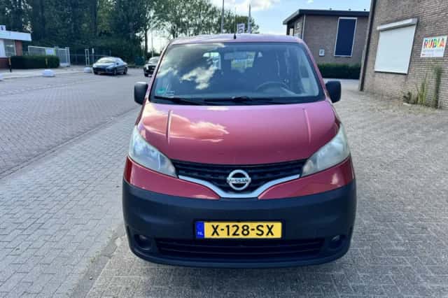 Nissan Evalia (2011) thumbnail 2