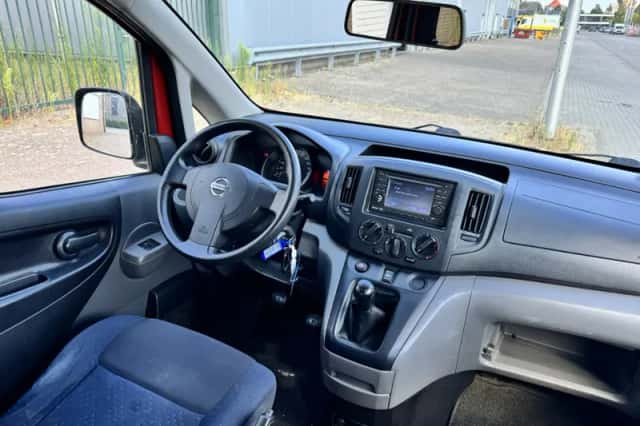 Nissan Evalia (2011) thumbnail 6