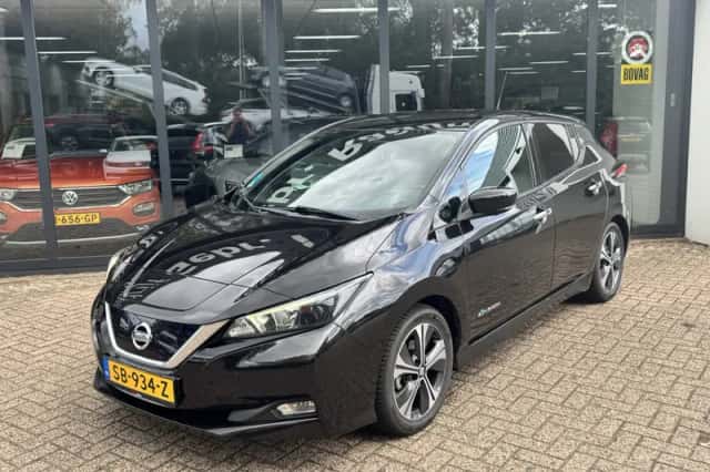 Nissan Leaf (2018) thumbnail 2