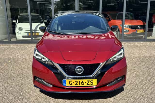 Nissan Leaf (2019) thumbnail 2