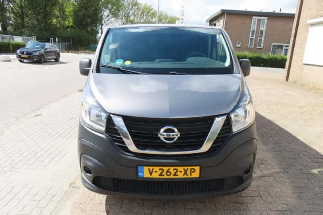 Nissan NV300 (2019) thumbnail 2