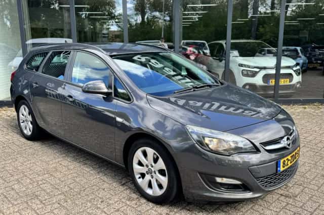 Opel Astra (2012) thumbnail 5