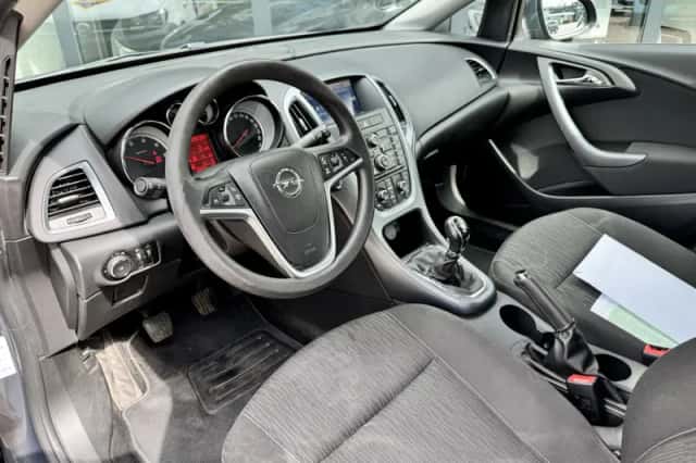 Opel Astra (2012) thumbnail 5