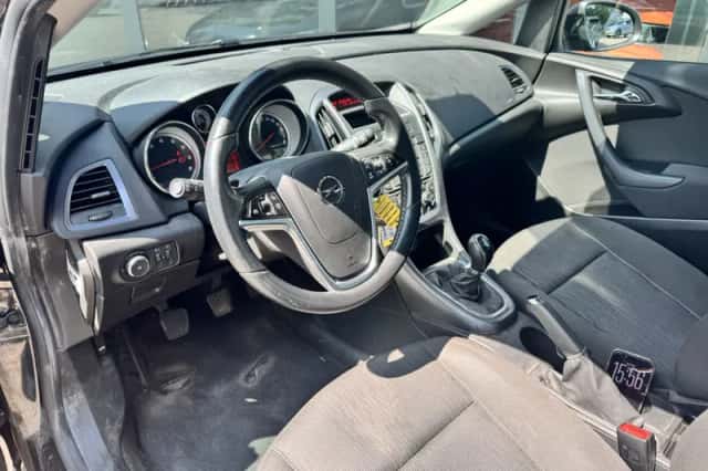 Opel Astra (2015) thumbnail 5