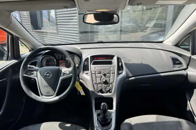 Opel Astra (2015) thumbnail 6