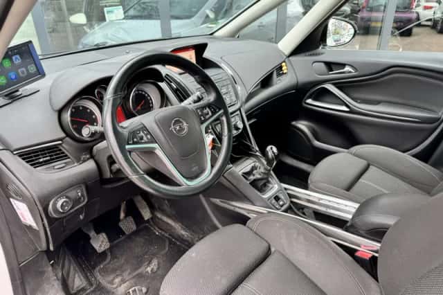 Opel Zafira (2015) thumbnail 6