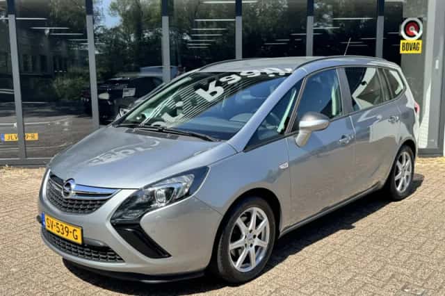 Opel Zafira (2015) thumbnail 2