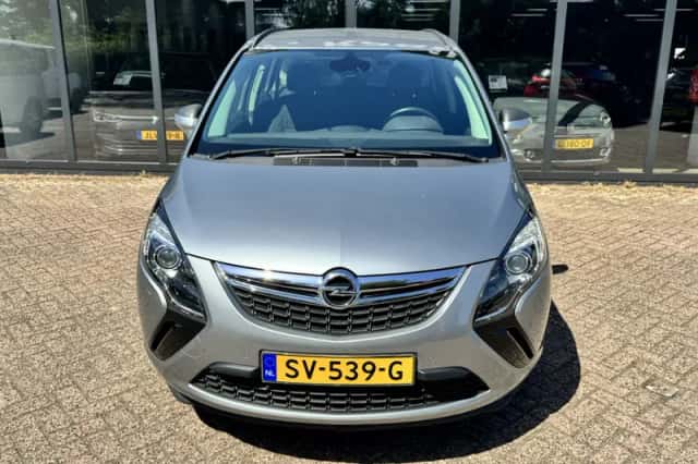 Opel Zafira (2015) thumbnail 3