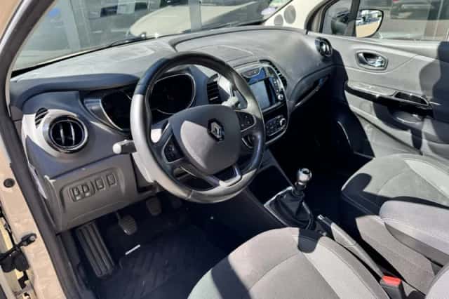 Renault Captur (2017) thumbnail 5