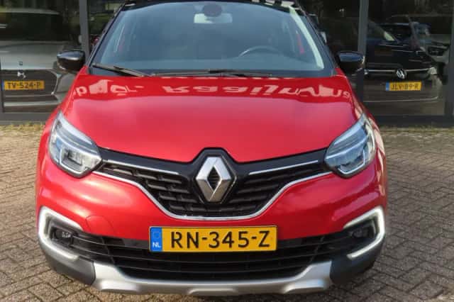Renault Captur (2018) thumbnail 3