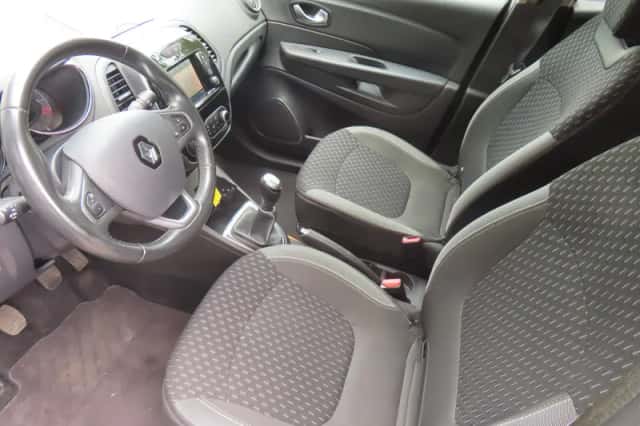 Renault Captur (2017) thumbnail 6