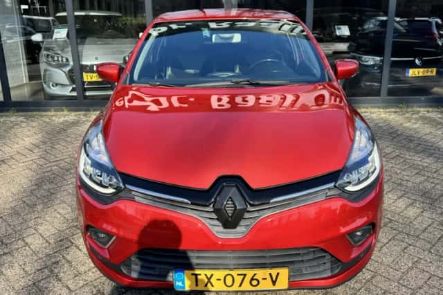 Renault Clio (2018) thumbnail 3