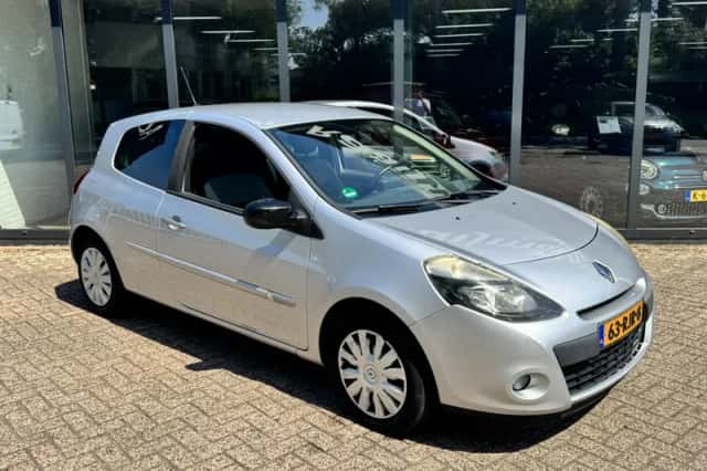 Renault Clio (2011) thumbnail 4