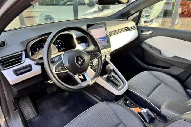 Renault Clio (2023) thumbnail 5