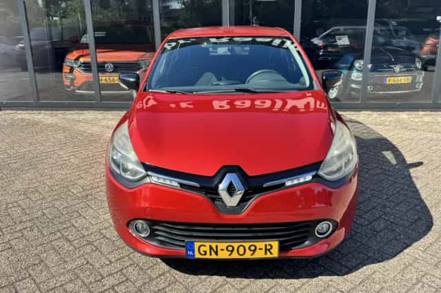 Renault Clio (2015) thumbnail 3