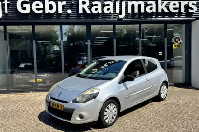 Renault Clio (2011) thumbnail 1