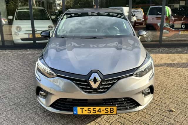 Renault Clio (2023) thumbnail 3