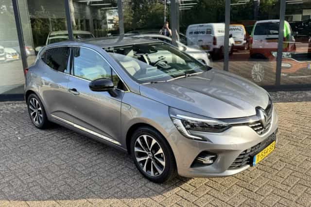 Renault Clio (2023) thumbnail 4