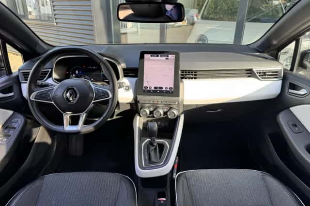Renault Clio (2023) thumbnail 6