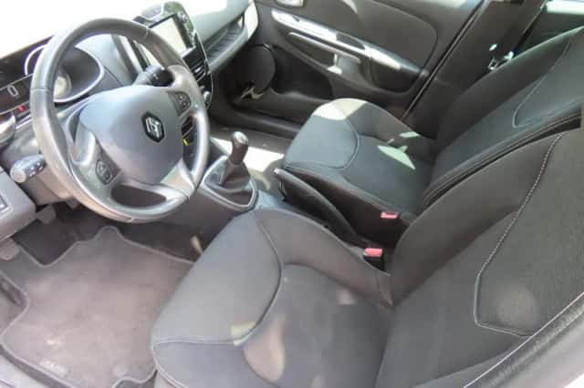 Renault Clio (2015) thumbnail 5