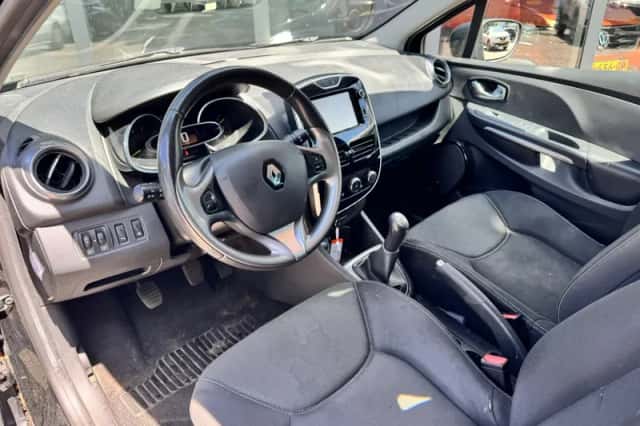 Renault Clio (2015) thumbnail 5