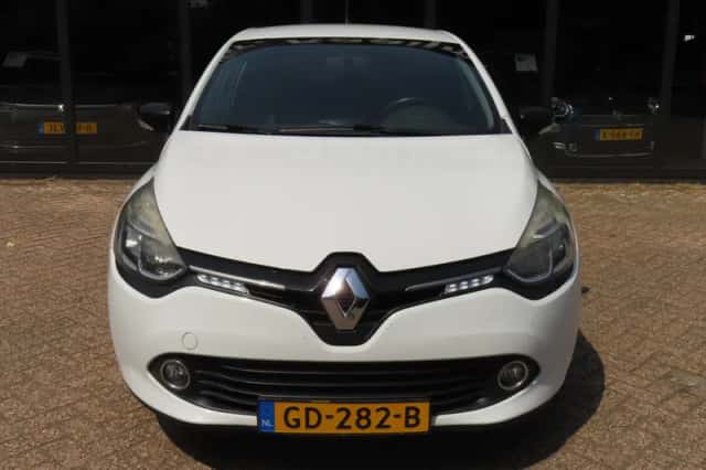 Renault Clio (2015) thumbnail 3