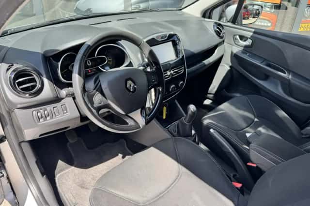 Renault Clio (2015) thumbnail 5