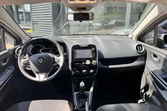 Renault Clio (2015) thumbnail 6