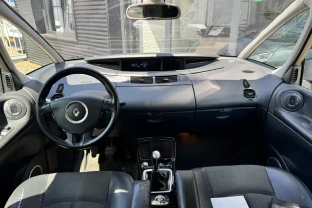 Renault Grand Espace (2013) thumbnail 6
