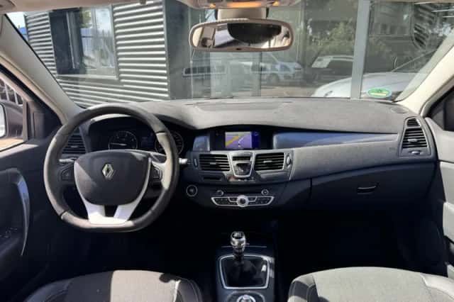 Renault Laguna (2011) thumbnail 6