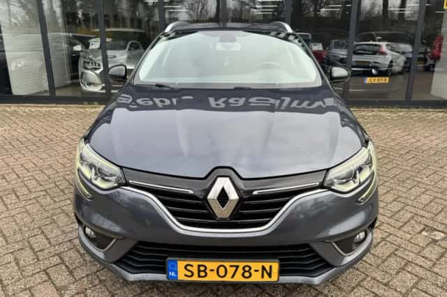 Renault Mégane (2018) thumbnail 3