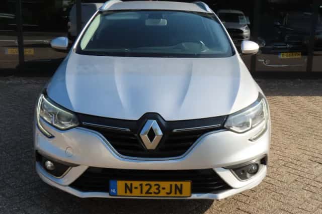 Renault Mégane (2018) thumbnail 3