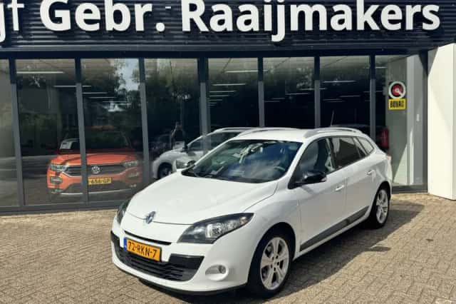 Renault Mégane (2011) thumbnail 1
