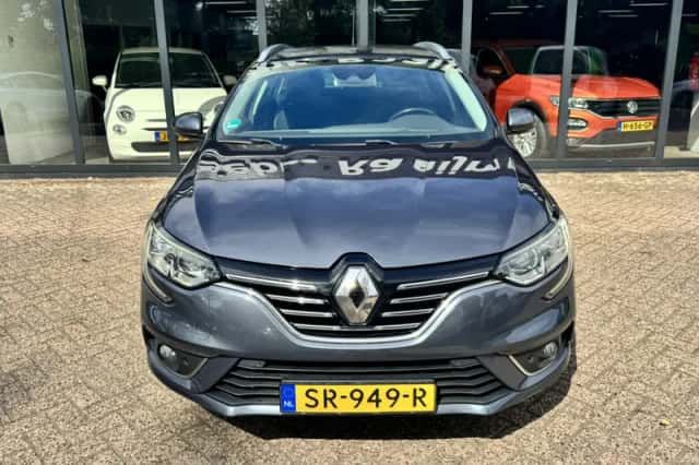 Renault Mégane (2018) thumbnail 3