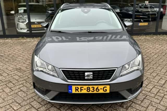 SEAT Leon (2018) thumbnail 3