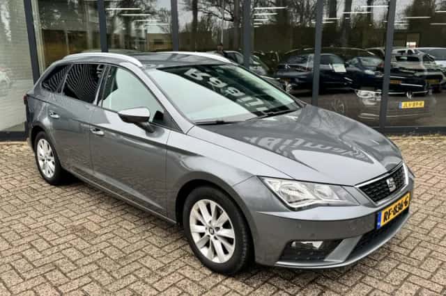 SEAT Leon (2018) thumbnail 4